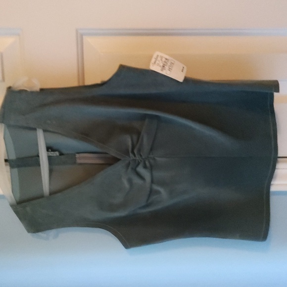 Rozae Nichols Tops - 💥New💥ROZAE NICHOLS Suede Top